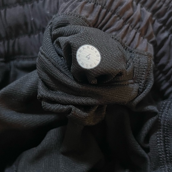 Lululemon Hotty Hot Shorts - Picture 4 of 4